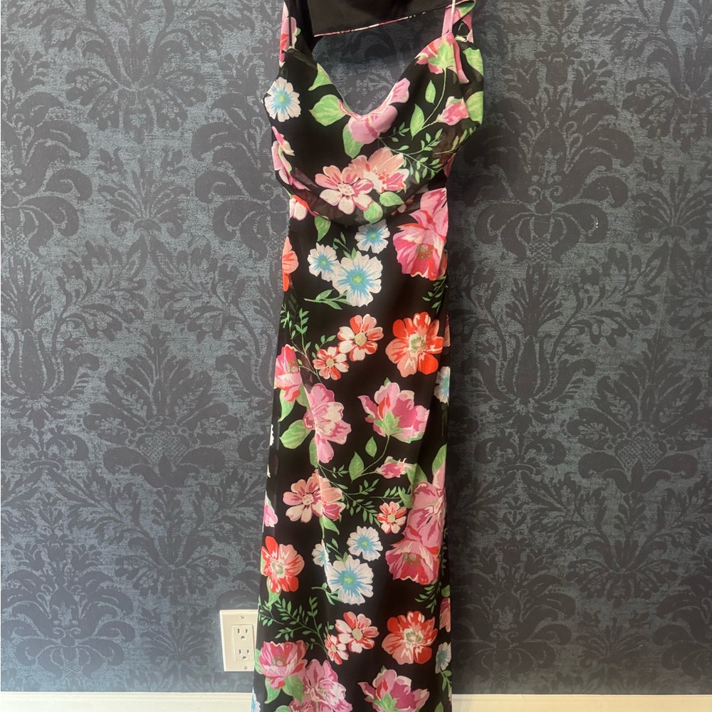 Floral 
Maxi Dress in Black and Pink